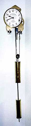 Pr�zisions-Mutter-Uhr